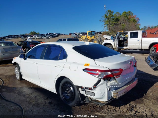 Toyota CAMRY LE 2020 4T1C11AK7LU364618 Image 3