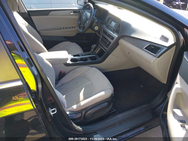 Hyundai SONATA SE 2017 5NPE24AF4HH456334 Image 17
