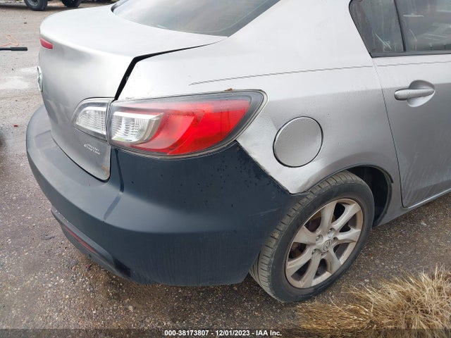 2011 MAZDA MAZDA3 I TOURING VIN: JM1BL1VG8B1392573