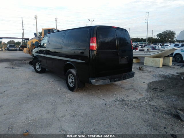 Chevrolet Express 2500 Work Van 2017 1GCWGAFF7H1140852 Image 3