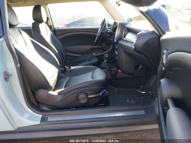 2012 MINI COOPER WMWSU3C59CT257647 Photo 4