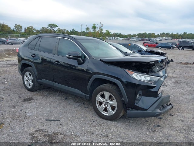 2019 TOYOTA RAV4 XLE VIN: 2T3W1RFV4KW052664