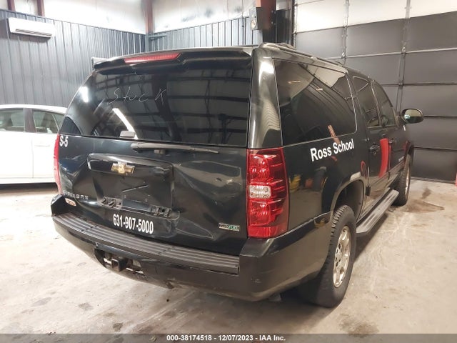 2011 CHEVROLET SUBURBAN 1GNSKHE36BR353563 Photo 3