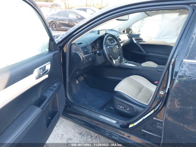JTHKD5BH4F2241830 Lexus CT 200H