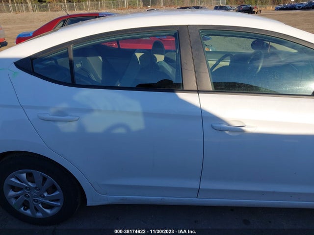 Hyundai ELANTRA SE 2018 5NPD74LFXJH286643 Image 13