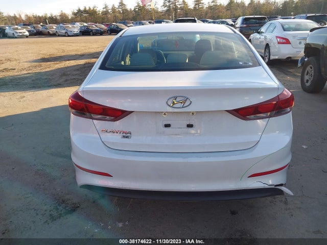Hyundai ELANTRA SE 2018 5NPD74LFXJH286643 Image 16