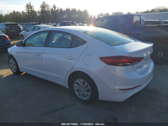 Hyundai ELANTRA SE 2018 5NPD74LFXJH286643 Image 3