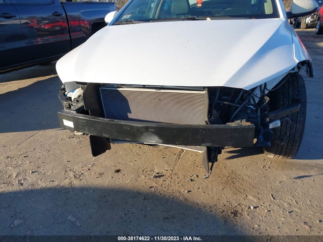 Hyundai ELANTRA SE 2018 5NPD74LFXJH286643 Image 6