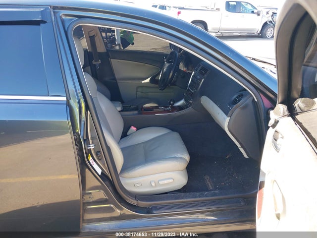 2007 LEXUS IS 350 VIN: JTHBE262X72012846