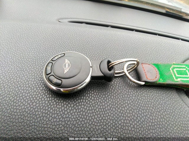 2011 MINI COOPER S WMWSV3C57BTY10839 Photo 10
