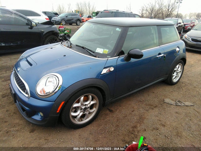 2011 MINI COOPER S WMWSV3C57BTY10839 Photo 1