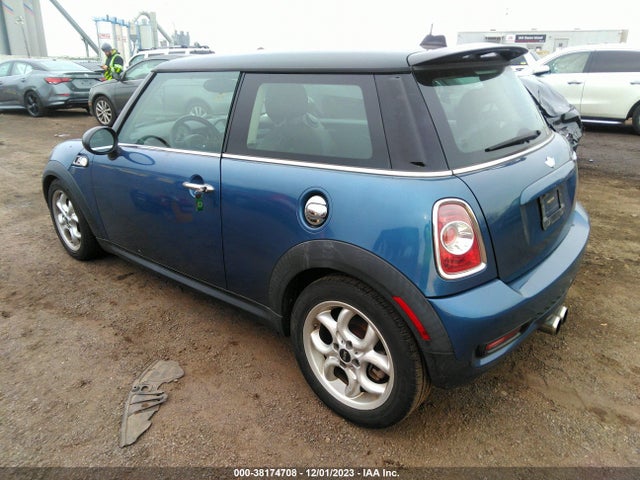 2011 MINI COOPER S WMWSV3C57BTY10839 Photo 2