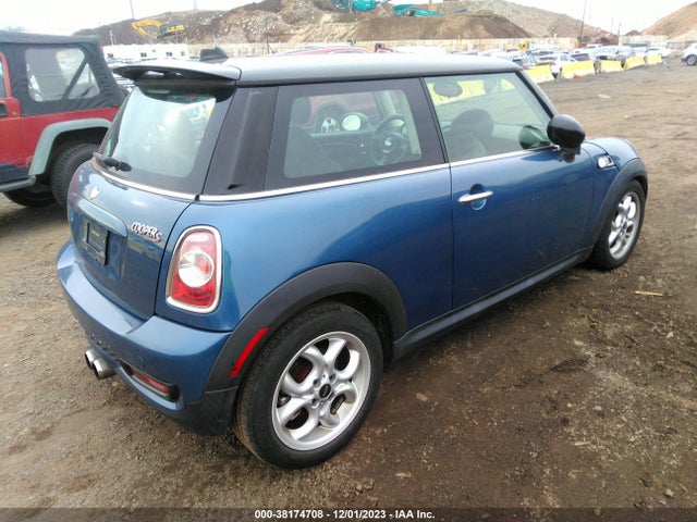 2011 MINI COOPER S WMWSV3C57BTY10839 Photo 3