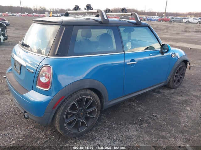 2012 MINI COOPER WMWSU3C59CT540615 Photo 3