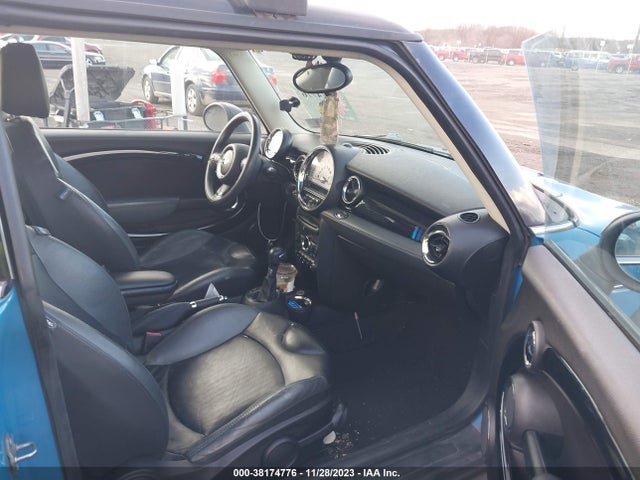 2012 MINI COOPER WMWSU3C59CT540615 Photo 4