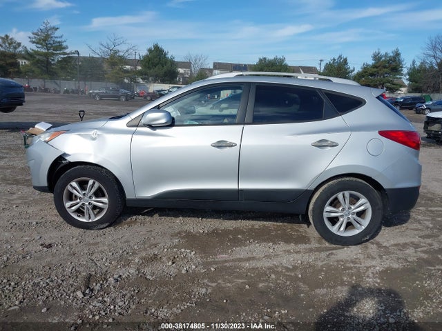 2011 HYUNDAI TUCSON GLS VIN: KM8JU3AC1BU134364