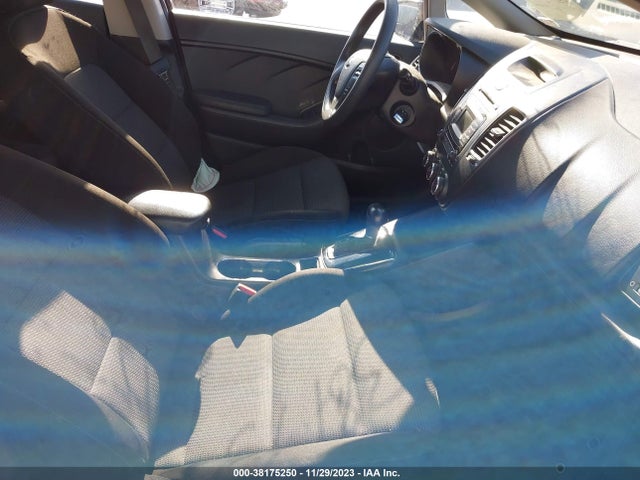 2018 KIA FORTE LX VIN: 3KPFK4A71JE167371