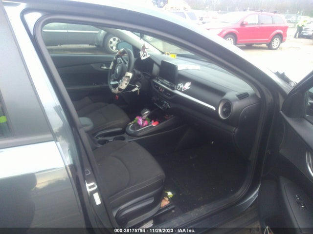 2019 KIA FORTE LXS VIN: 3KPF24AD9KE124694