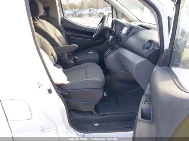 3N6CM0KN9KK696408 Nissan Nv200 S