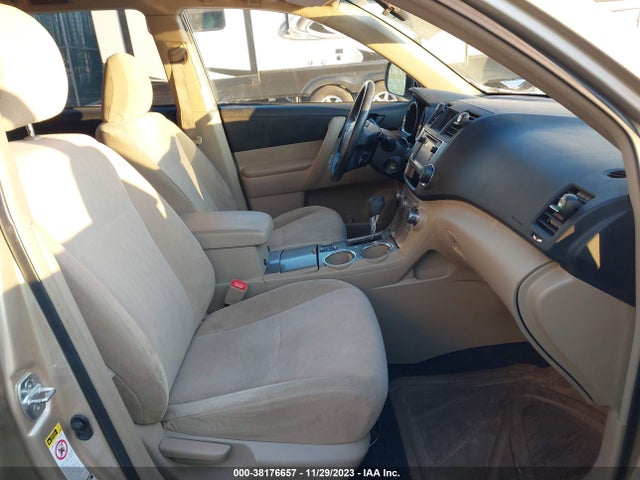 2013 TOYOTA HIGHLANDER BASE V6 VIN: 5TDBK3EH7DS237526