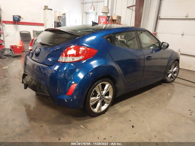 2017 HYUNDAI VELOSTER VALUE EDITION VIN: KMHTC6AD3HU323032