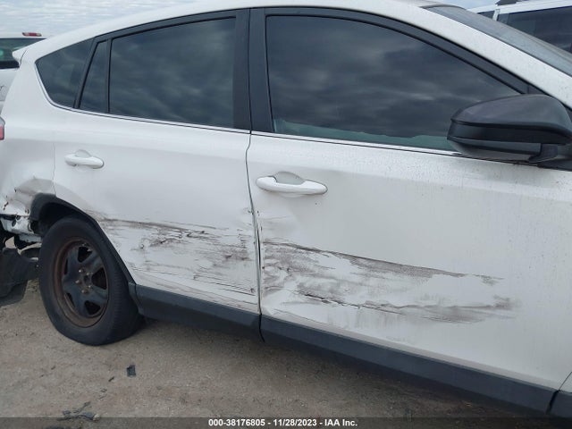 Toyota RAV4 LE 2018 2T3ZFREV3JW493071 Image 6