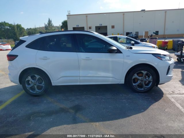 1FMCU0MN9PUA52622 Ford Escape St-line