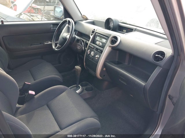 2006 SCION XB VIN: JTLKT324464038290