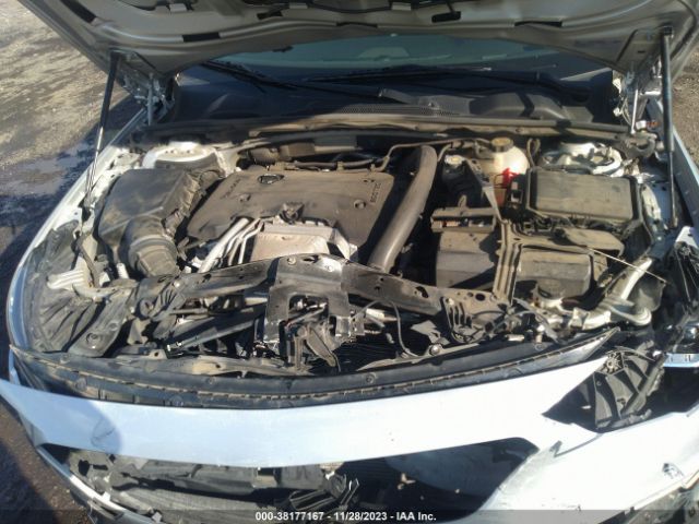W04GV8SX9J1130812 Buick Regal Tourx Essence