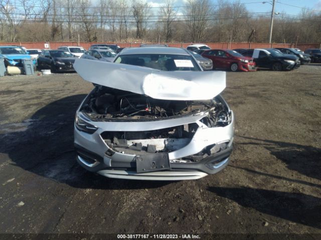 W04GV8SX9J1130812 Buick Regal Tourx Essence