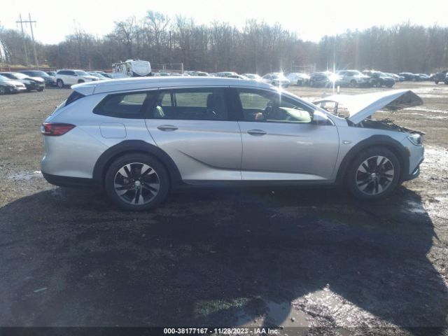 W04GV8SX9J1130812 Buick Regal Tourx Essence