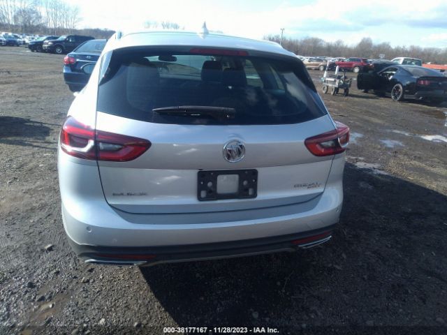 W04GV8SX9J1130812 Buick Regal Tourx Essence