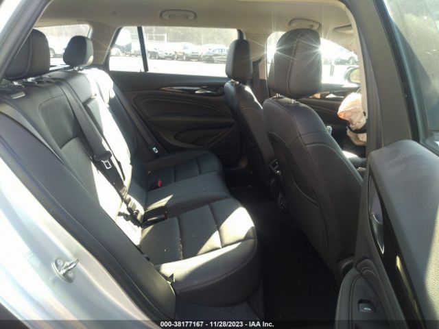 W04GV8SX9J1130812 Buick Regal Tourx Essence