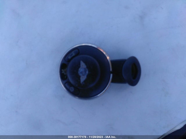 2011 MINI COOPER WMWSU3C58BT097534 Photo 10