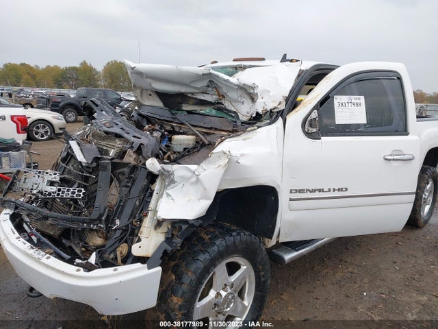 2012 GMC SIERRA 2500HD DENALI VIN: 1GT125E82CF136240