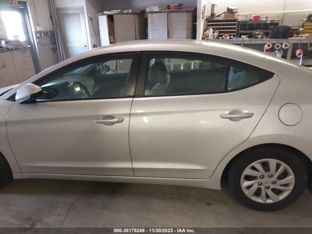 Hyundai ELANTRA SE 2018 5NPD74LF7JH282825 Image 14