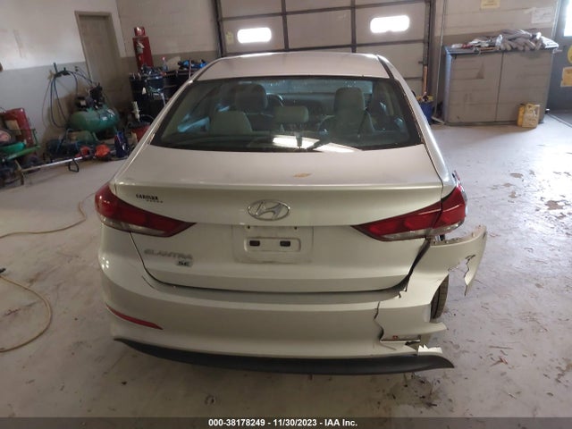 Hyundai ELANTRA SE 2018 5NPD74LF7JH282825 Image 16
