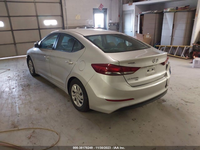 Hyundai ELANTRA SE 2018 5NPD74LF7JH282825 Image 3