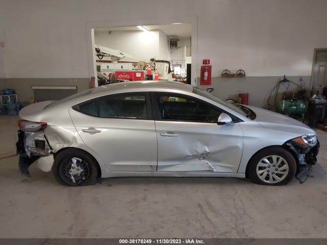 Hyundai ELANTRA SE 2018 5NPD74LF7JH282825 Image 6