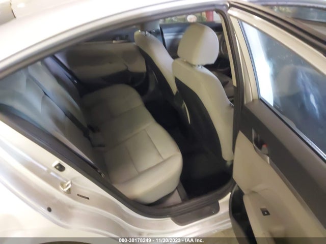 Hyundai ELANTRA SE 2018 5NPD74LF7JH282825 Image 8