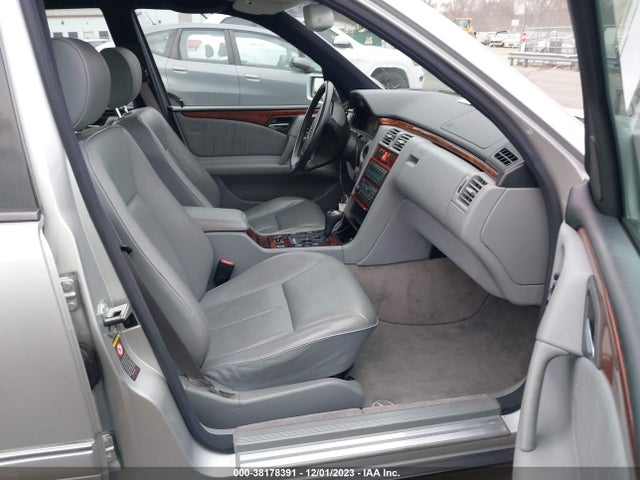 1998 MERCEDES-BENZ E 430 VIN: WDBJF70F2WA585049