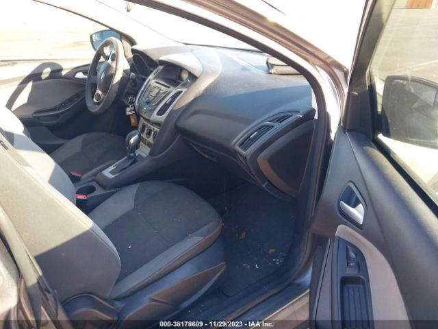 1FADP3F2XEL117667 Ford FOCUS SE