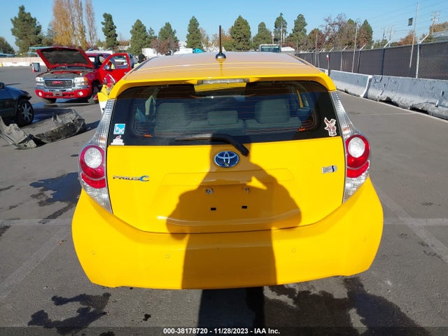 Toyota Prius C Three 2014 JTDKDTB32E1079582 Image 33