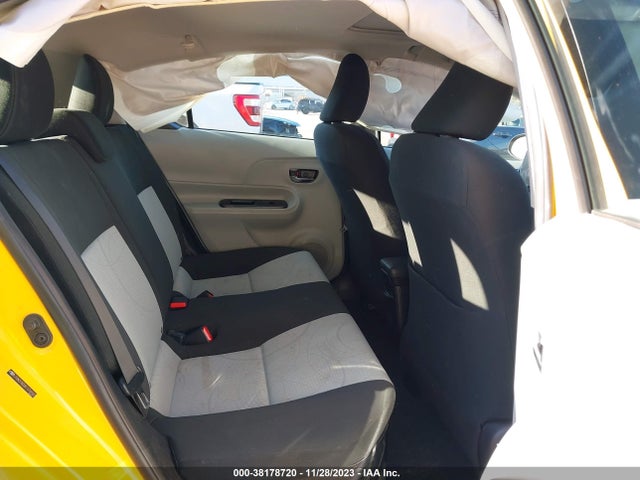 Toyota Prius C Three 2014 JTDKDTB32E1079582 Image 25