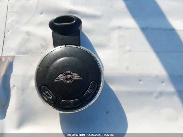 2011 MINI COOPER WMWSU3C53BTX96957 Photo 10