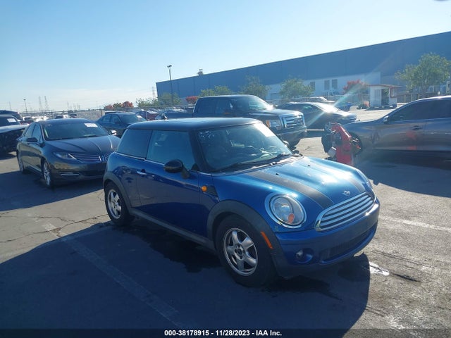 2007 MINI COOPER WMWMF33557TT53896 Photo 0
