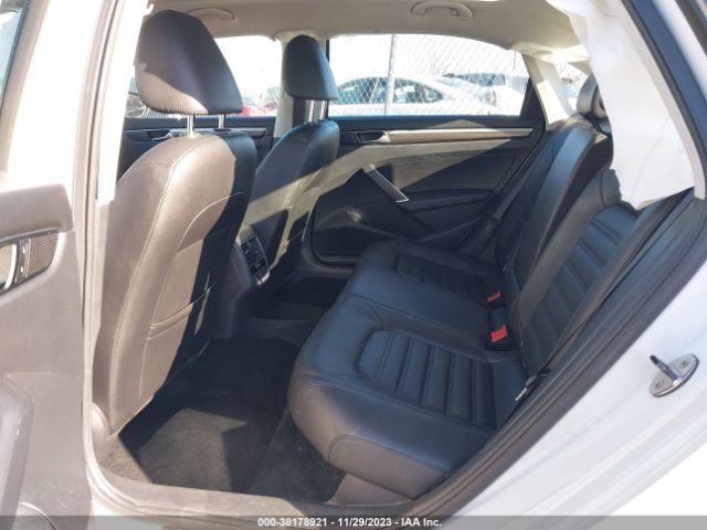 2017 VOLKSWAGEN PASSAT 1VWCT7A37HC052710 Photo 7