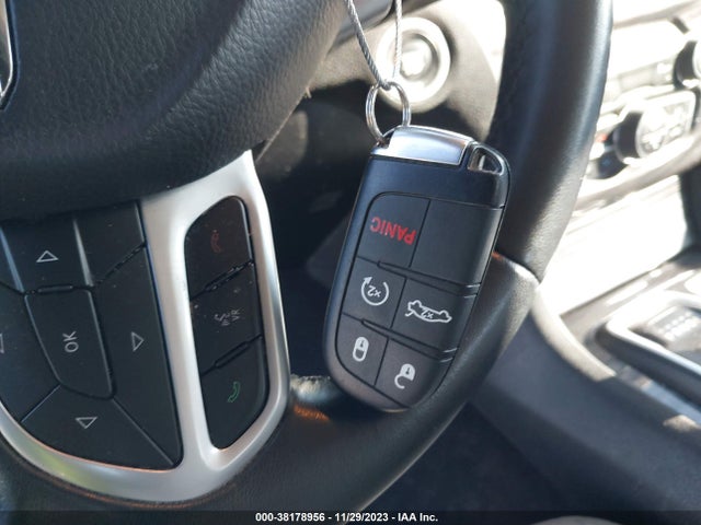 Chrysler 300 Touring 2019 2C3CCAAG3KH738948 Image 11