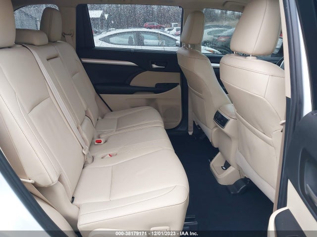 2019 TOYOTA HIGHLANDER XLE VIN: 5TDJZRFH3KS578069