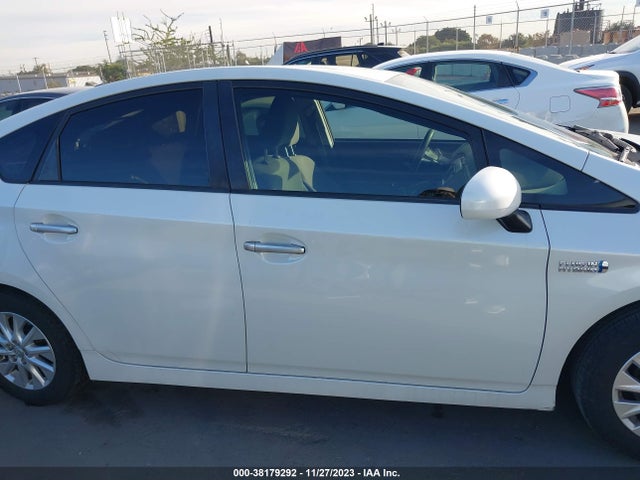 Toyota PRIUS PLUG-IN 2015 JTDKN3DP4F3070644 Image 13